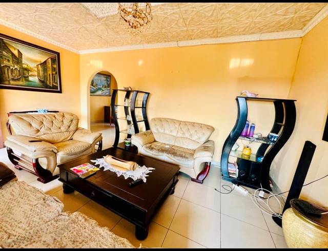 3 BEDROOM HOUSE FOR SALE IN AVOCA HILLS